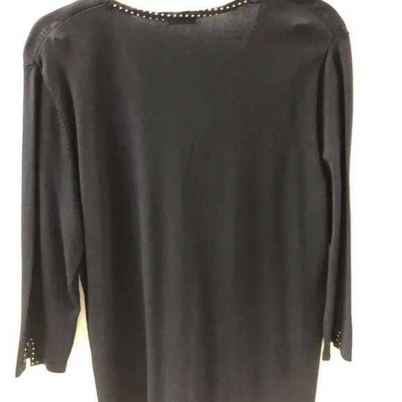 Top - Picture 2 of 4